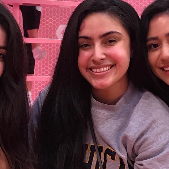 Meet your Posher, Justina - Picture 1 of 1